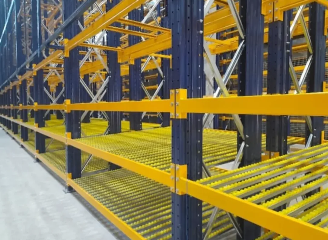 Rack industrial ZILRack con montantes, vigas y lechos de rodillos
